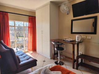 SOUTHY INN BY THE LAKE - Benoni - 3