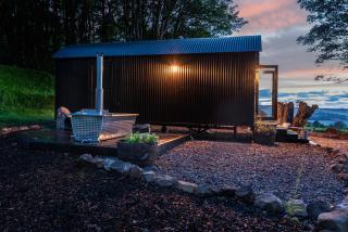 The Hide at Woodside - 9