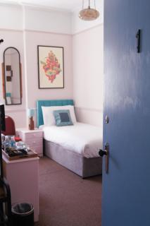 The Lawrence of Arabia Hotel - Weymouth - 6