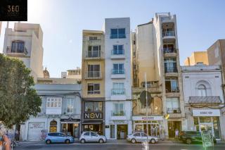 Gzira's Seashore Stayaway close to Manuel Island - Il-Gżira - 2