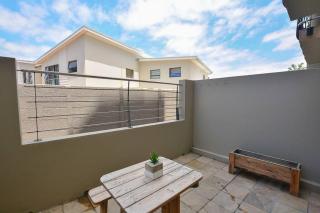 Ground floor apartment - Walk to the beach! - Città del Capo - 9
