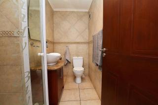 Ground floor apartment - Walk to the beach! - Città del Capo - 4