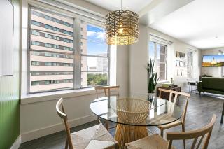 Luxury 2-Bedroom Condo Steps Away from the French Quarter - New Orleans - 8