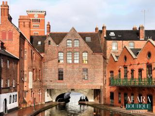 Luxury 3 Floor Townhouse Birmingham - Alara Boutique Living - 3