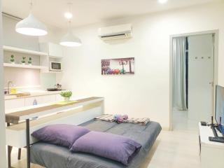 Deluxe suites 3, 1BR, 2-5 pax, Netflix, Georgetown - George Town - 0