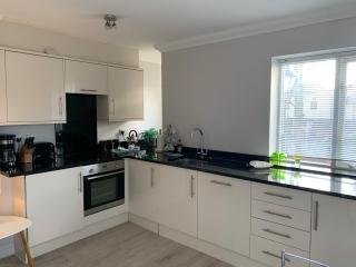 Elizabeth Court Stylish Two-Bedroom Apartments in Windsor - Windsor - 3