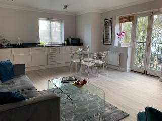 Elizabeth Court Stylish Two-Bedroom Apartments in Windsor - Windsor - 8