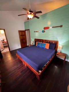 Turtle Beach House - Bocas del Toro - 3