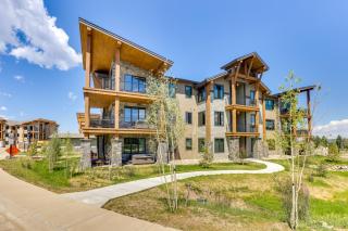 Mountain-View Fraser Condo with Balcony and Hot Tub! - 8