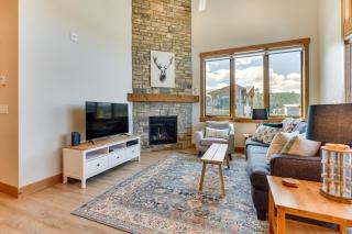 Mountain-View Fraser Condo with Balcony and Hot Tub! - 6