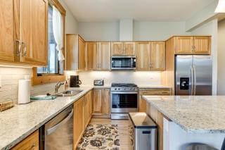 Mountain-View Fraser Condo with Balcony and Hot Tub! - 2