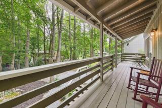 Maggie Valley Mountain Escape with Fire Pit and Deck - 8