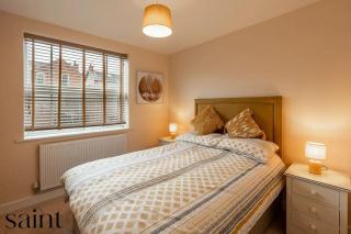 2BR Apartment in Central Beeston with Parking - 6