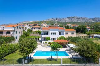 Apartman Lucija with private pool - Žrnovnica - 0