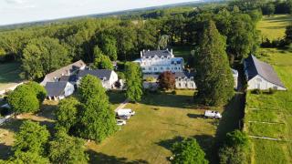 EMPLACEMENT BUCOLIQUE DE CAMPING dans le parc du château - Attention tente et matériels non fournis et sans possibilité de faire courir une rallonge pour se raccorder à l'électricité - Brain-sur-Allonnes - 8