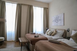 Spacious Apartment, 3 min to U6 metro - Vienna - 1