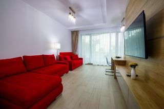 Red Luxury Apartment Lake On - 9