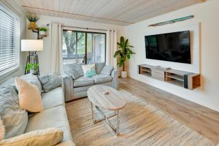Walk to Shore Condo with Balconies in Myrtle Beach! - Myrtle Beach - 8