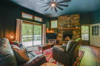 Pet-Friendly Cabin - 1 Mi From Fontana Lake! - Bryson City - 0
