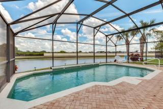 4 bedrooms pool home with water view and short drive from Disney - Kissimmee - 0