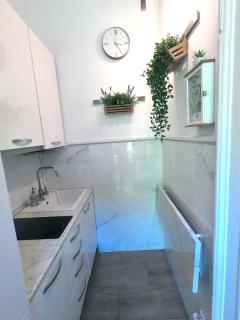 Esther Central Apartman with AC - 6