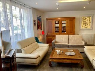 Magnifique maison classée 3 étoiles, 7 chambres, 5 salles de bain, parking privé, Tarbes ville - Tarbes - 3