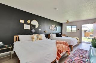 Hotel McCoy - Art, Libations, Pool Society - College Station - 8