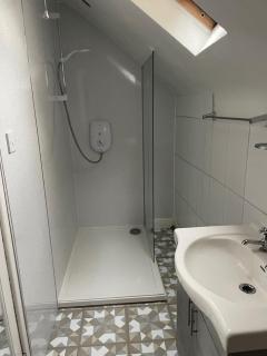 1 bed flat at Drum Street - 5