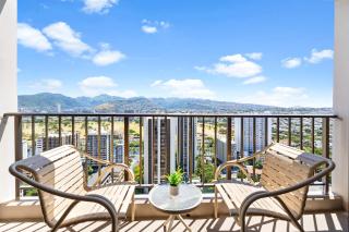 Stunning Mountain View Condo, Near Beach with Parking - Honolulu - 0