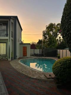 Zamambongi Guest Houses & Spa - Newcastle - 7