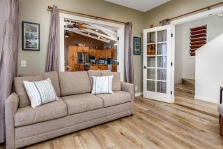 Hokuea Hale Oceanfront Private Home with Hot Tub - Kailua-Kona - 3