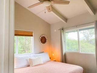 Hibiscus Hale, Full Kitchen, King Bed, Parking - Keaau - 7