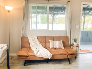 Hibiscus Hale, Full Kitchen, King Bed, Parking - Keaau - 2