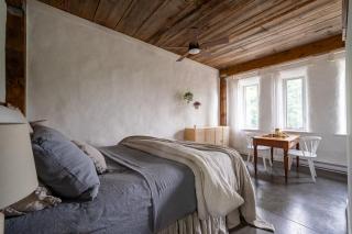 Owl's Nest Suites - Carrying Place - 1