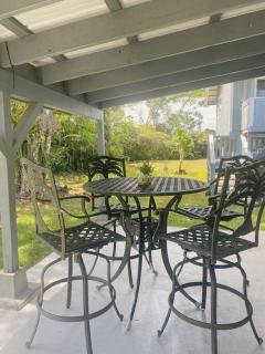 Surf Getaway, Queen Bed, Private Lanai - Keaau - 7