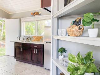 Surf Getaway, Queen Bed, Private Lanai - Keaau - 6