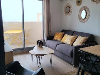 Deux-pièces rénové avec climatisation et parking à 300m de la plage - FR-1-750-39 - Canet-en-Roussillon - 2