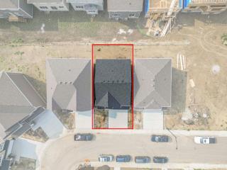 A cozy 3 bedroom new house with 2 living rooms - 4