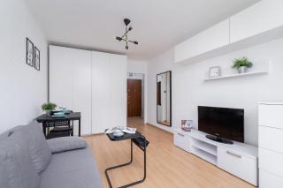 Comfy & Bright Studio Wielicka in Krakow by Noclegi Renters - 3