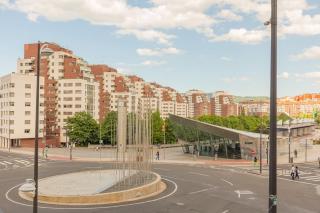 Frente al parque, en el centro - Bilbao - 4
