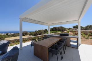 Villa Solevara - luxury villa with Infinity Pool, jacuzzi, cinema room & luxury amenities - Aspro Chorio Paros - 5