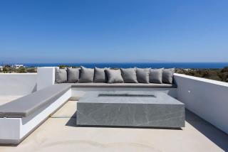 Villa Solevara - luxury villa with Infinity Pool, jacuzzi, cinema room & luxury amenities - Aspro Chorio Paros - 2
