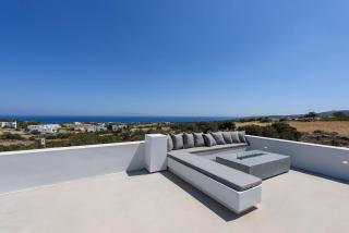 Villa Solevara - luxury villa with Infinity Pool, jacuzzi, cinema room & luxury amenities - Aspro Chorio Paros - 3