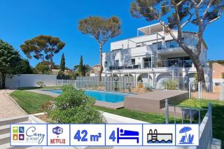 Magnifique T2 - Les pieds dans l'eau piscine/plage - 0