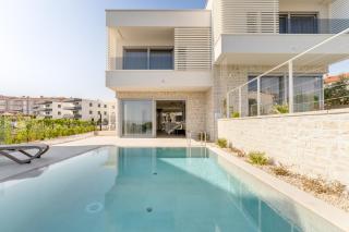 Luxury semidetached villa Smokva 1 - near the center and sea - by TRAVELER tourist agency Krk - Krk - 0