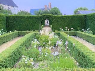 Évasion Romantique au Prieuré avec Jardin en Anjou, Petit-Déjeuner Inclus - FR-1-622-63 - Méa - 8
