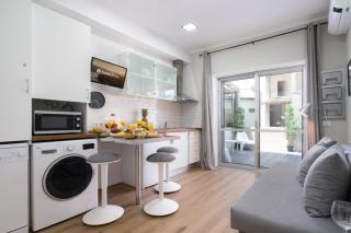 Host Wise - Modern Flats with Stunning Terrace or Balcony - Central Location - Oporto - 6