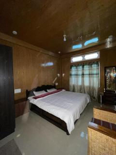 Sonam Guest House - Tawang - 4