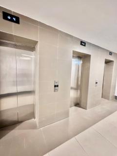 Aesthetic One Bedroom Beside SM w Pool, Wifi and Netflix - 7