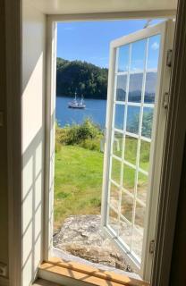 Waterfront Cottage (Fishing Opportunities!) - Ålesund - 3